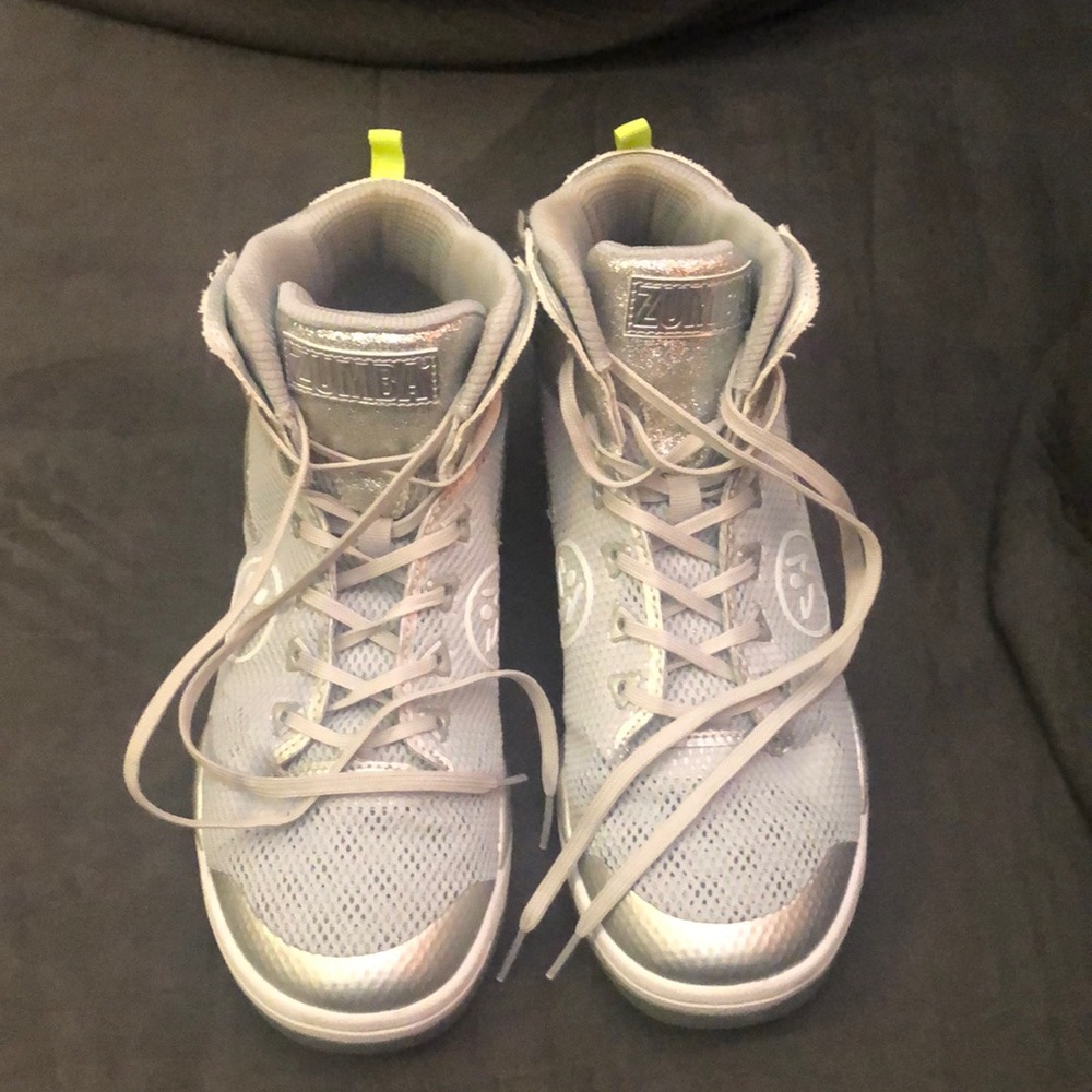 ZUMBA Fitness(r) shoes. ZUMBA Air Shimmer. Size 9.5US. Normal wear and tear.